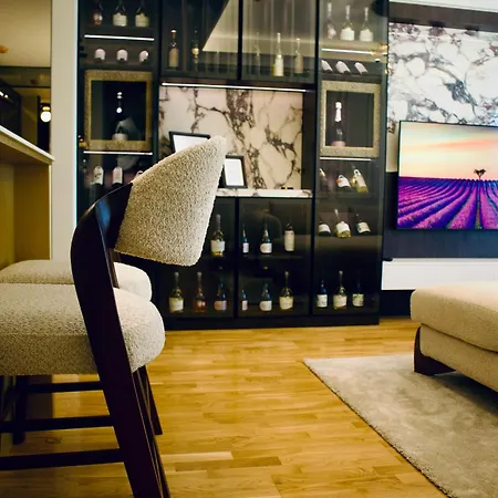Designer In The Heart Of Apartment
